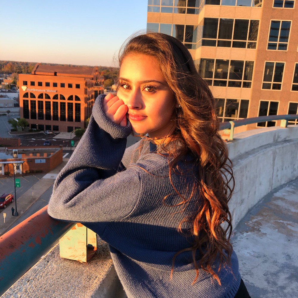 Meet your Posher, Karina